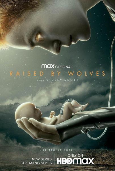 Un robot sujeta en sus manos un feto humano mientras le mira inténsamente en el cartel de Raised by wolves